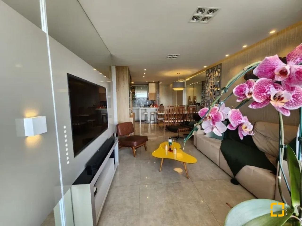 Apartamento com 113m², 4 quartos (sendo 1 suíte), 2 garagens, no bairro João Paulo em Florianópolis