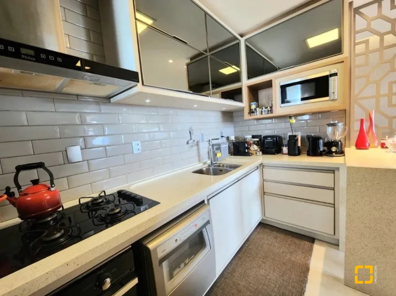 Apartamento com 113m², 4 quartos (sendo 1 suíte), 2 garagens, no bairro João Paulo em Florianópolis