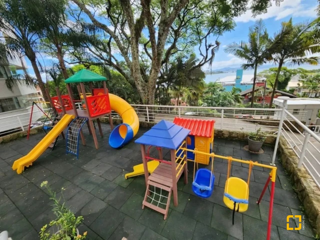 Apartamento com 113m², 4 quartos (sendo 1 suíte), 2 garagens, no bairro João Paulo em Florianópolis