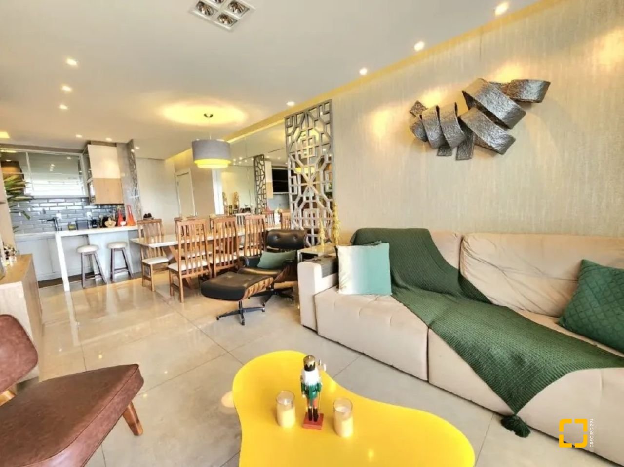 Apartamento com 113m², 4 quartos (sendo 1 suíte), 2 garagens, no bairro João Paulo em Florianópolis