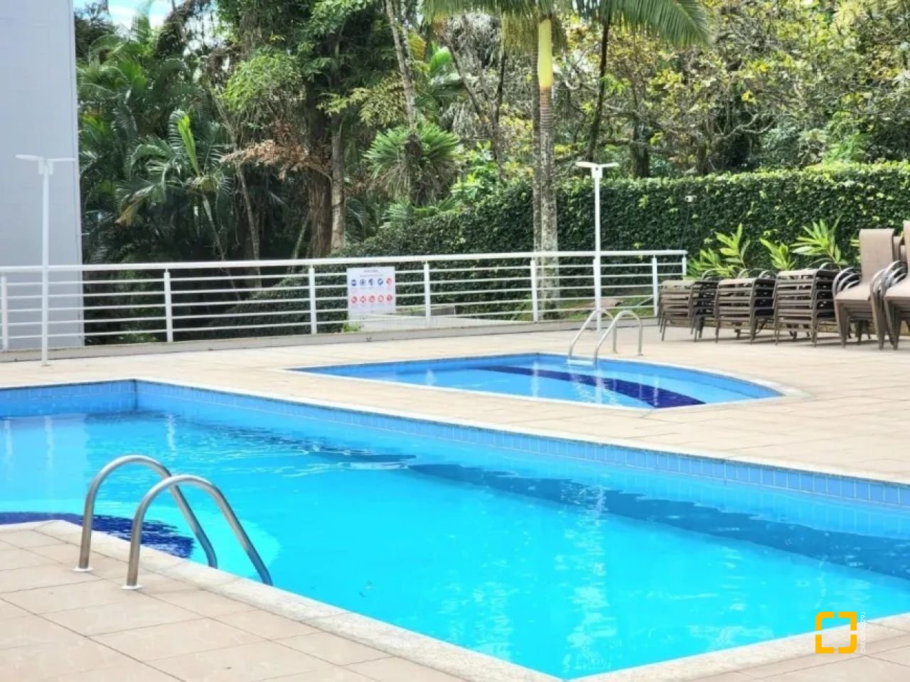 Apartamento com 113m², 4 quartos (sendo 1 suíte), 2 garagens, no bairro João Paulo em Florianópolis