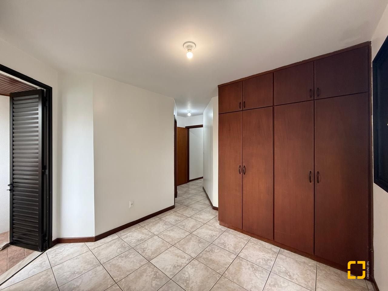 Apartamento com 77m², 4 quartos (sendo 2 suítes), 1 garagem, no bairro Centro em Florianópolis