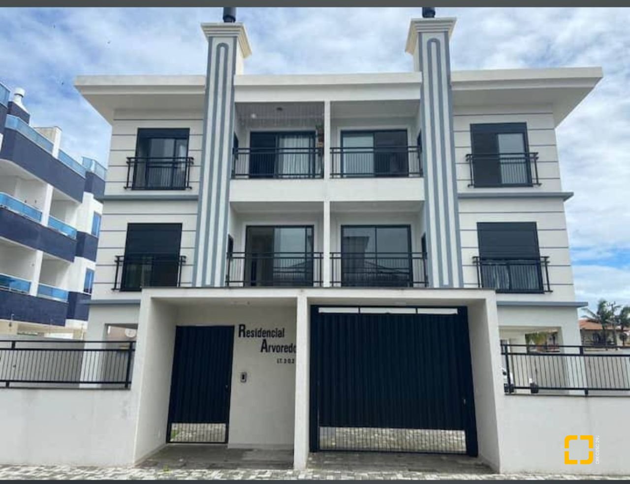 Apartamento com 60m², 3 quartos (sendo 1 suíte), 1 garagem, no bairro Ingleses do Rio Vermelho em Florianópolis