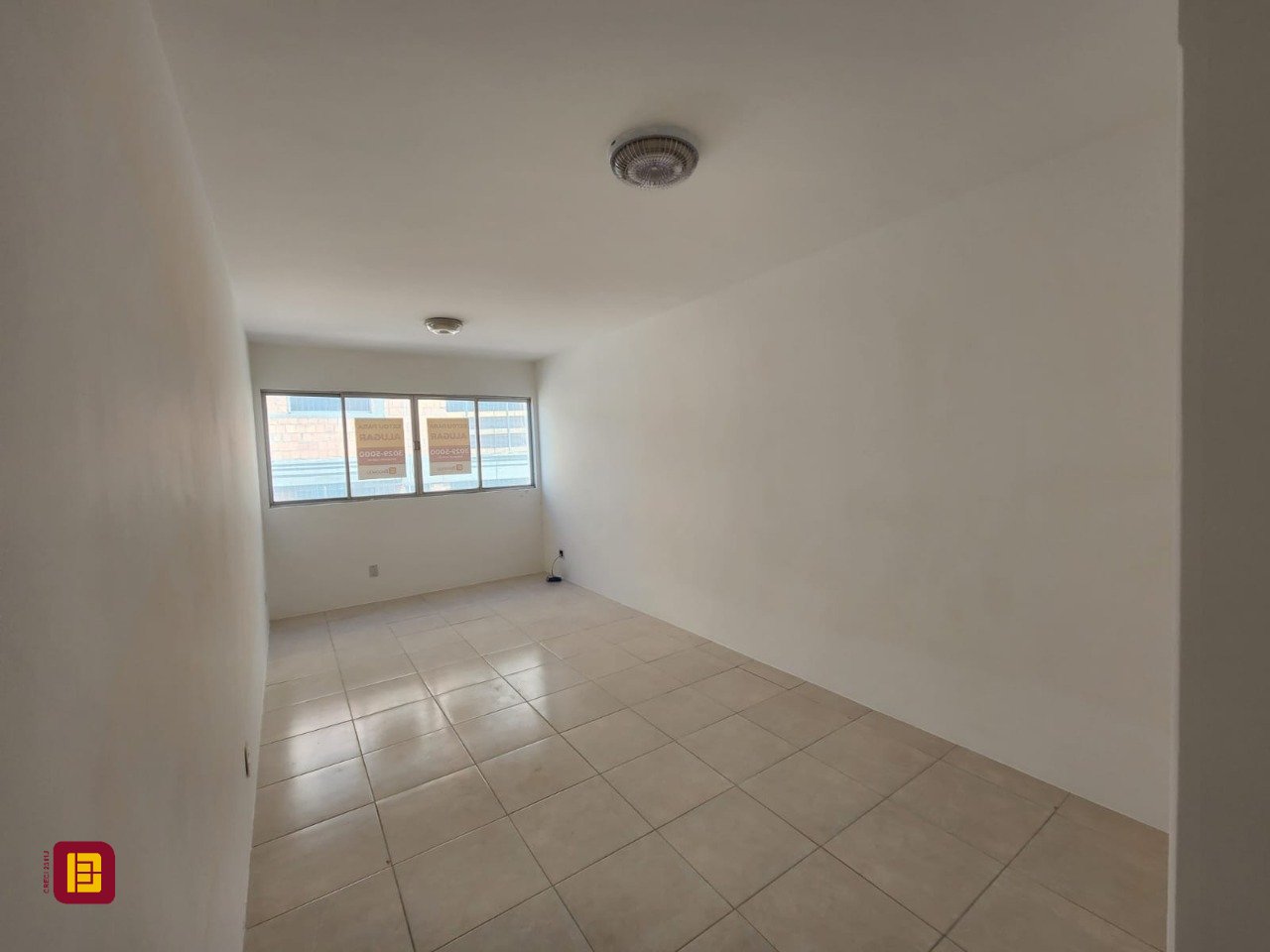 Sala com 23m², no bairro Trindade em Florianópolis