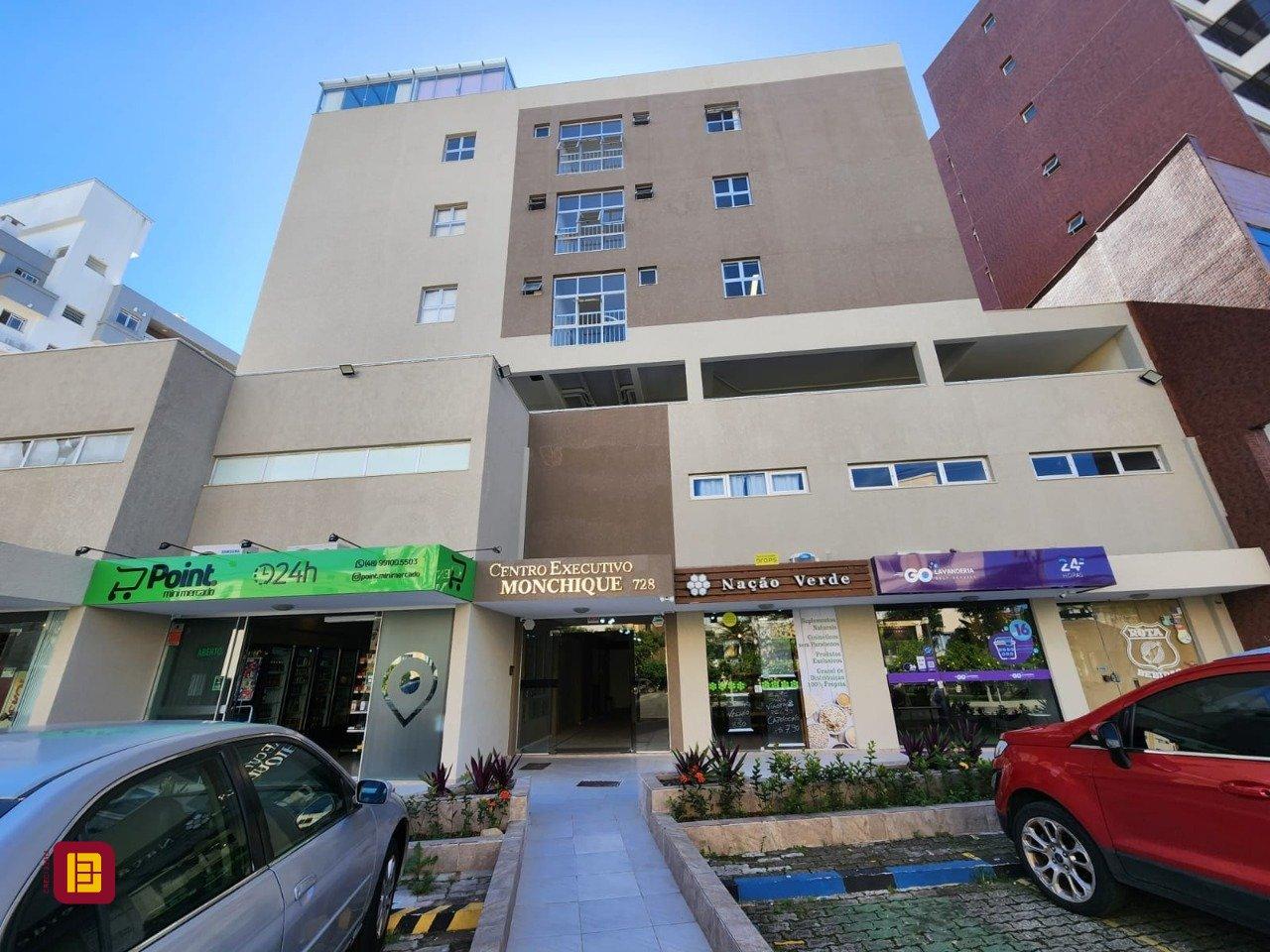 Sala com 23m², no bairro Trindade em Florianópolis