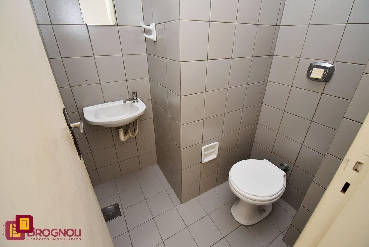 Sala com 23m², no bairro Trindade em Florianópolis