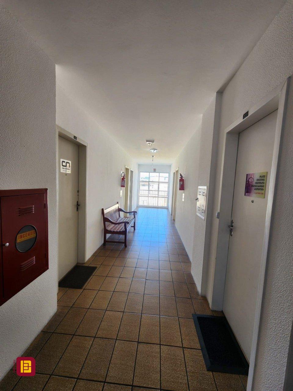 Sala com 23m², no bairro Trindade em Florianópolis