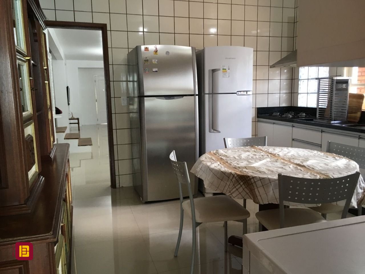 Casa com 250m², 5 quartos (sendo 3 suítes), 4 garagens, no bairro Jurerê Internacional em Florianópolis