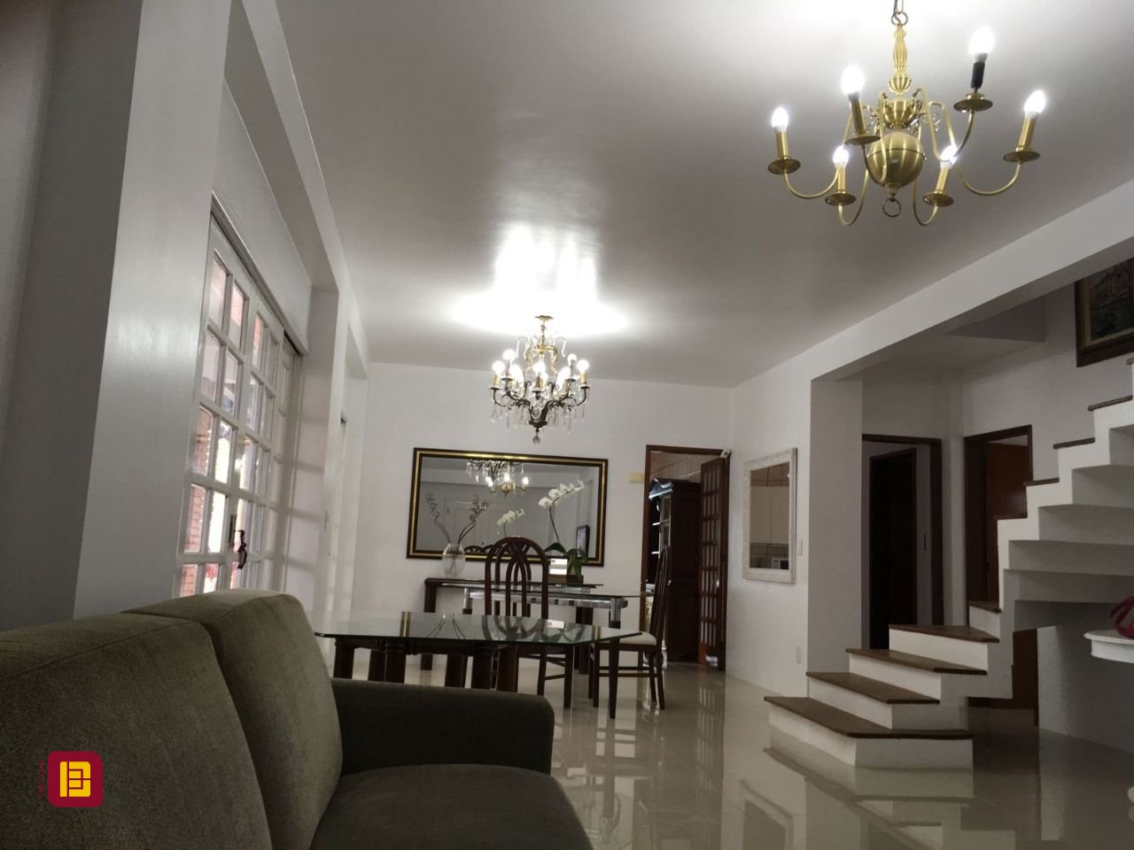 Casa com 250m², 5 quartos (sendo 3 suítes), 4 garagens, no bairro Jurerê Internacional em Florianópolis