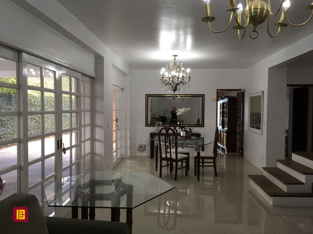 Casa com 250m², 5 quartos (sendo 3 suítes), 4 garagens, no bairro Jurerê Internacional em Florianópolis