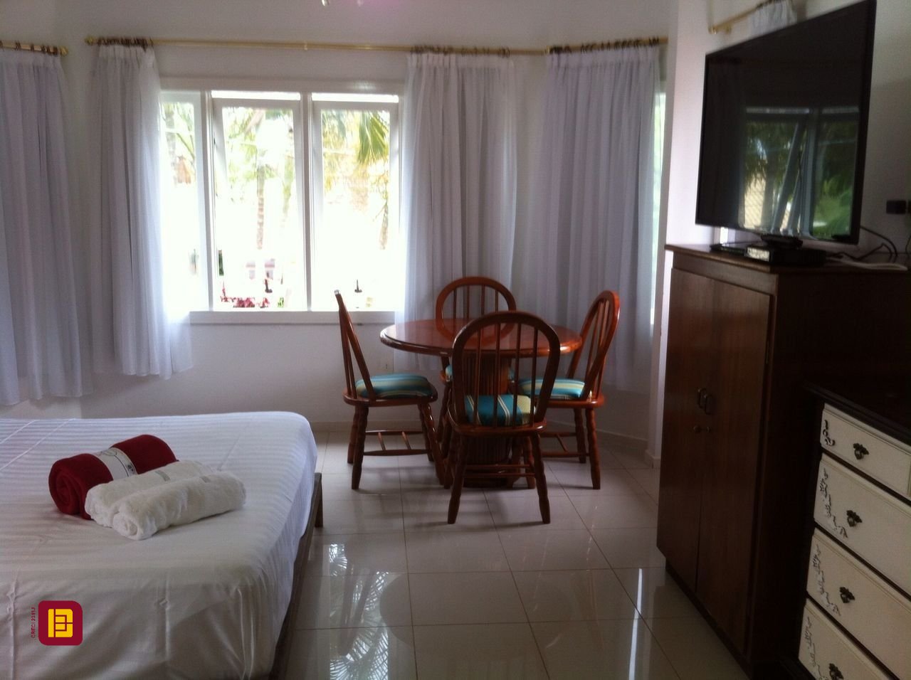Casa com 250m², 5 quartos (sendo 3 suítes), 4 garagens, no bairro Jurerê Internacional em Florianópolis