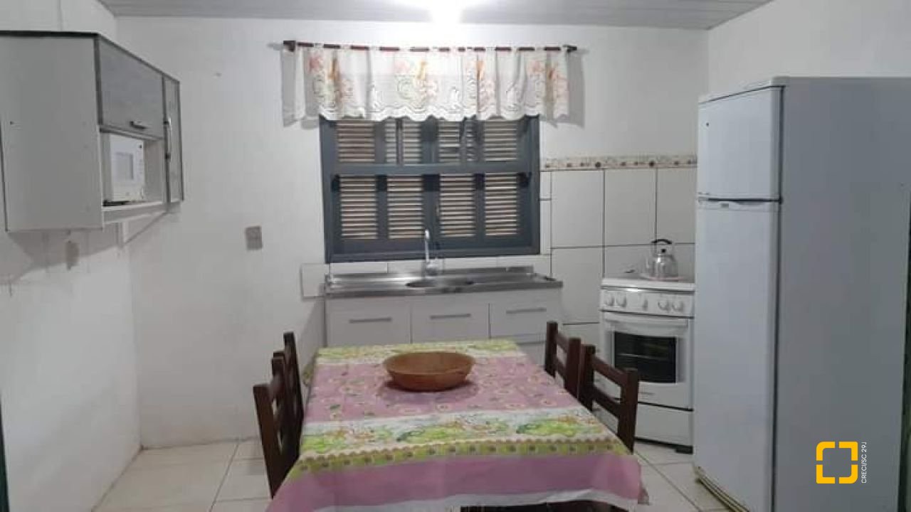 Casa com 60m², 6 garagens, no bairro Rio Vermelho em Florianópolis