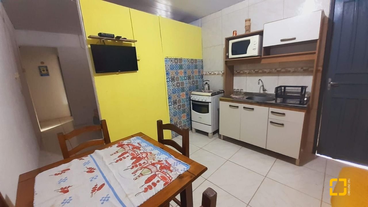 Casa com 60m², 6 garagens, no bairro Rio Vermelho em Florianópolis