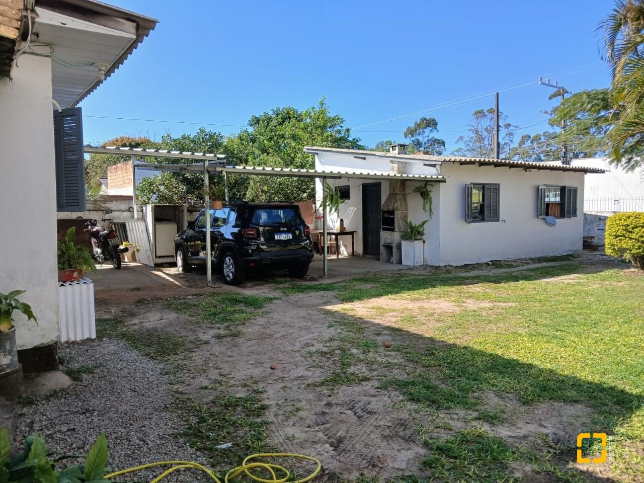 Casa com 60m², 6 garagens, no bairro Rio Vermelho em Florianópolis