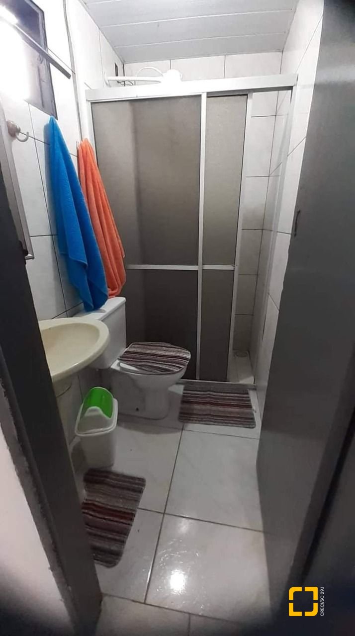 Casa com 60m², 6 garagens, no bairro Rio Vermelho em Florianópolis