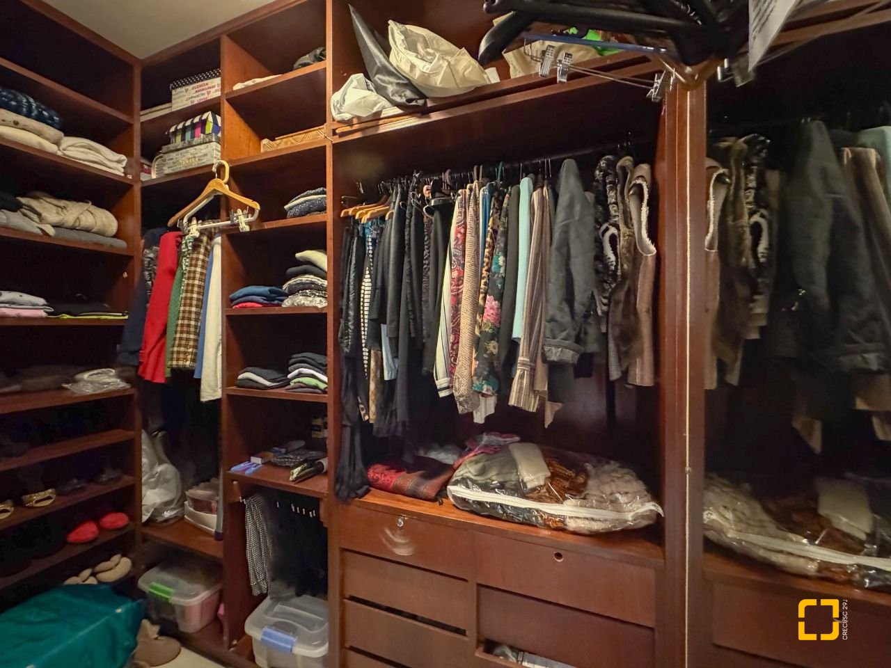 Apartamento com 211m², 7 quartos (sendo 3 suítes), 2 garagens, no bairro Centro em Florianópolis