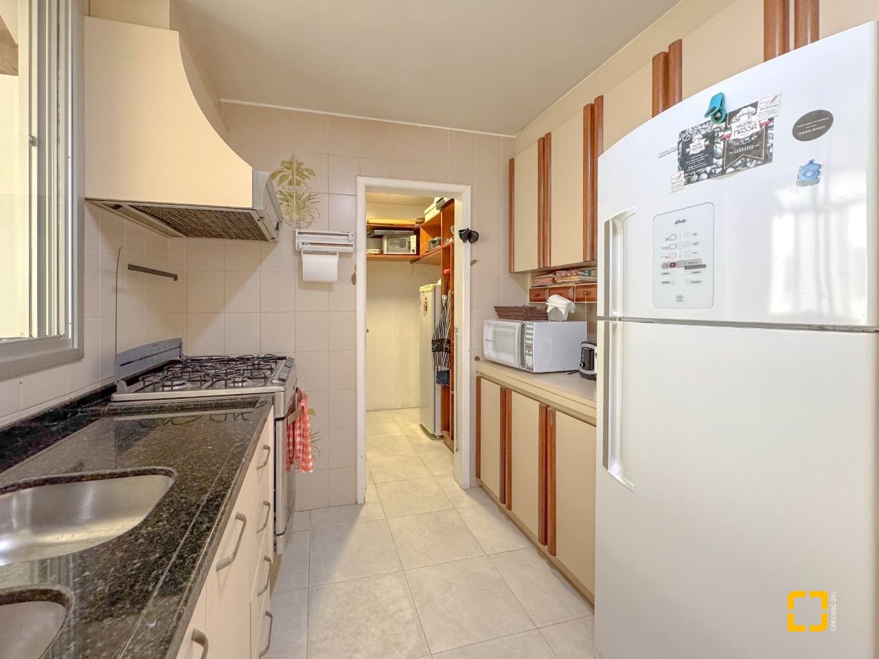 Apartamento com 211m², 7 quartos (sendo 3 suítes), 2 garagens, no bairro Centro em Florianópolis