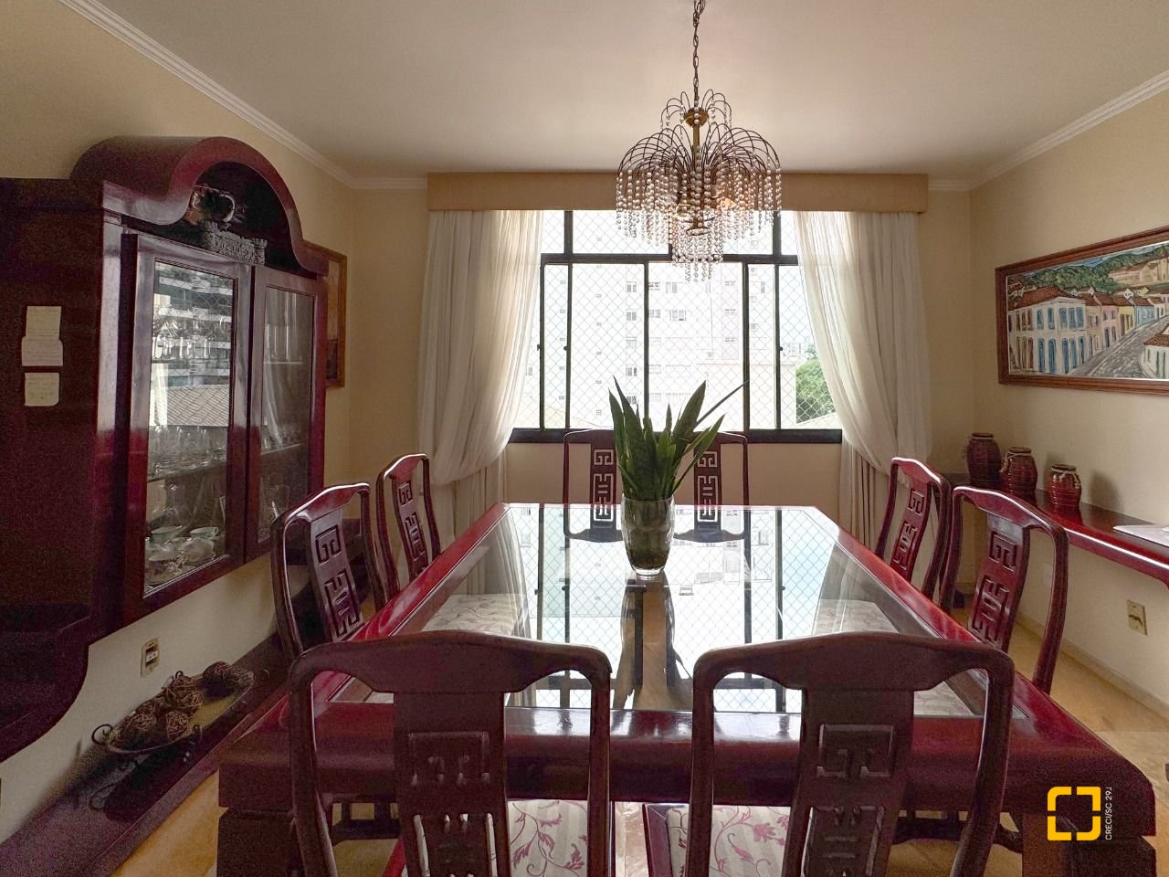 Apartamento com 211m², 7 quartos (sendo 3 suítes), 2 garagens, no bairro Centro em Florianópolis