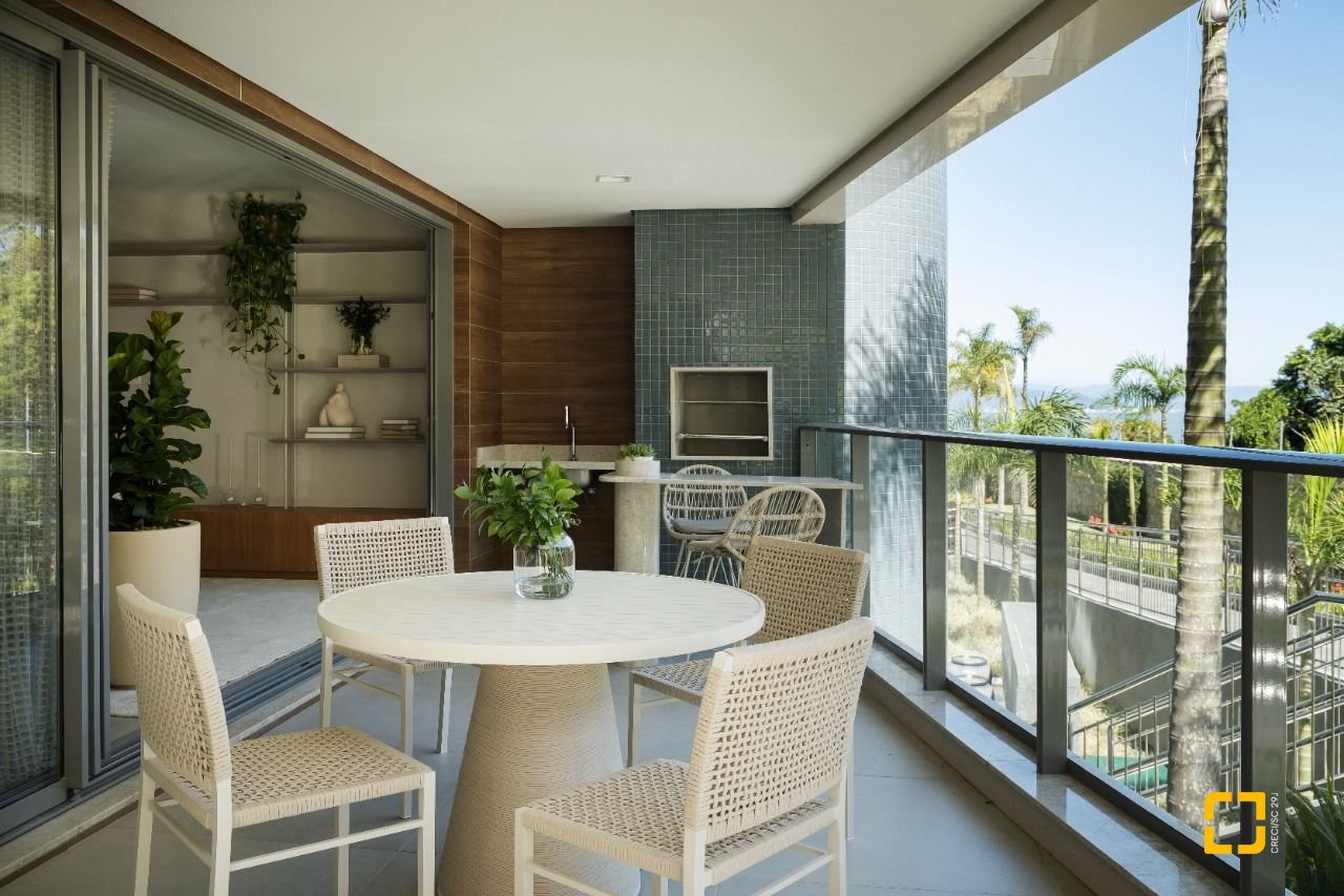 Apartamento com 268m², 6 quartos (sendo 3 suítes), 2 garagens, no bairro Cacupé em Florianópolis