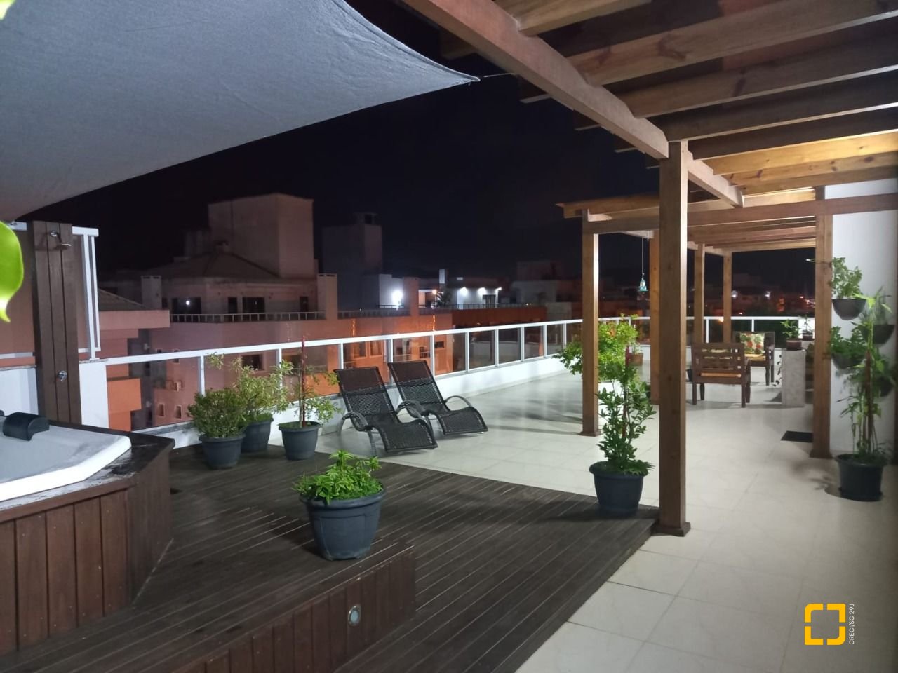 Cobertura com 224m², 4 quartos (sendo 1 suíte), 2 garagens, no bairro Ingleses em Florianópolis