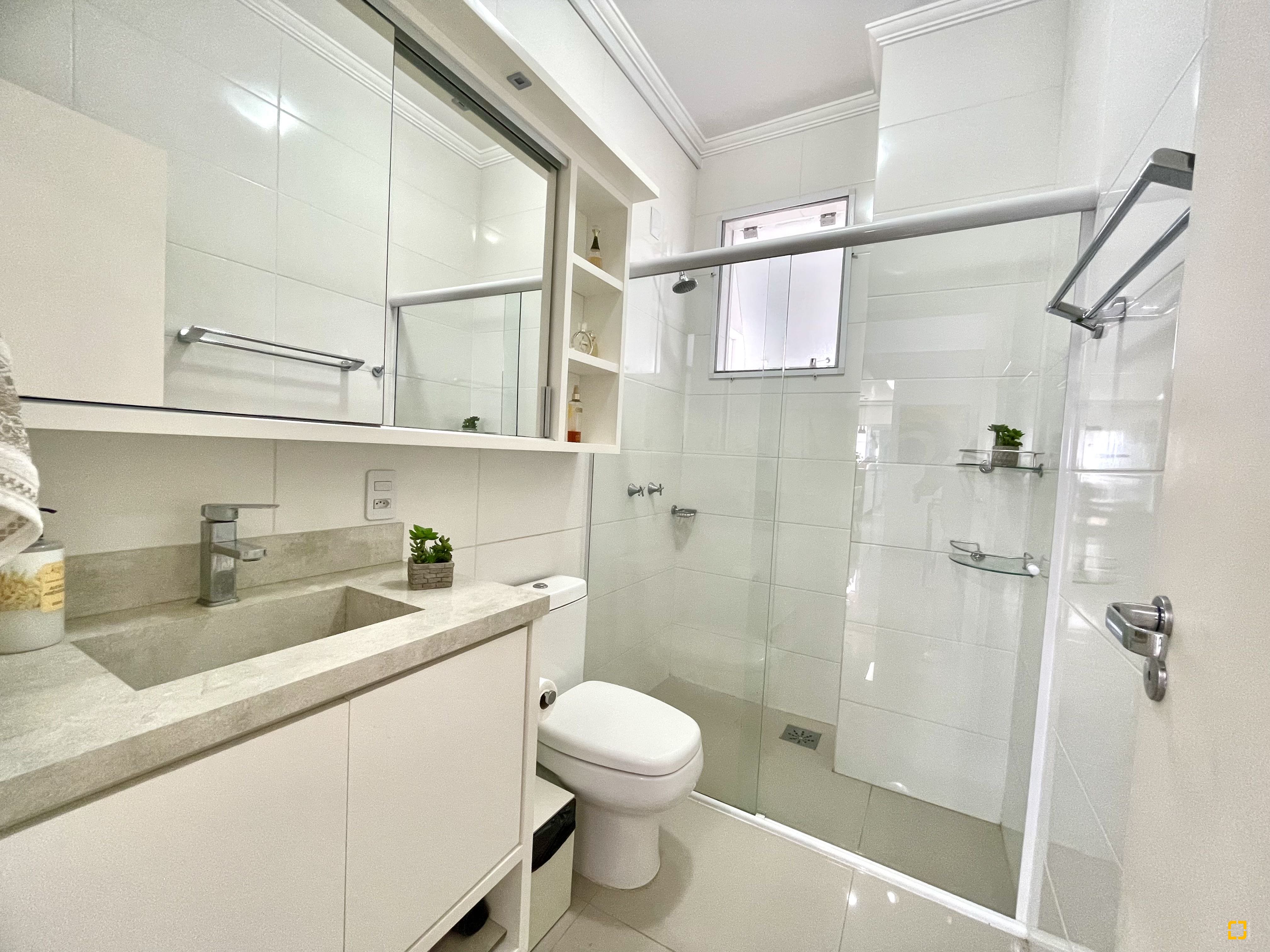 Cobertura com 224m², 4 quartos (sendo 1 suíte), 2 garagens, no bairro Ingleses em Florianópolis