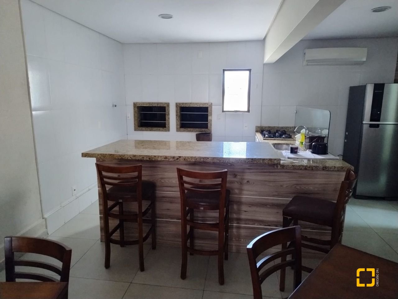 Apartamento com 88m², 4 quartos (sendo 1 suíte), 1 garagem, no bairro Centro em Florianópolis