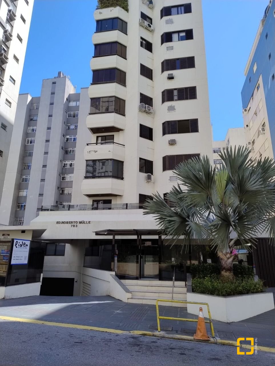 Apartamento com 88m², 4 quartos (sendo 1 suíte), 1 garagem, no bairro Centro em Florianópolis