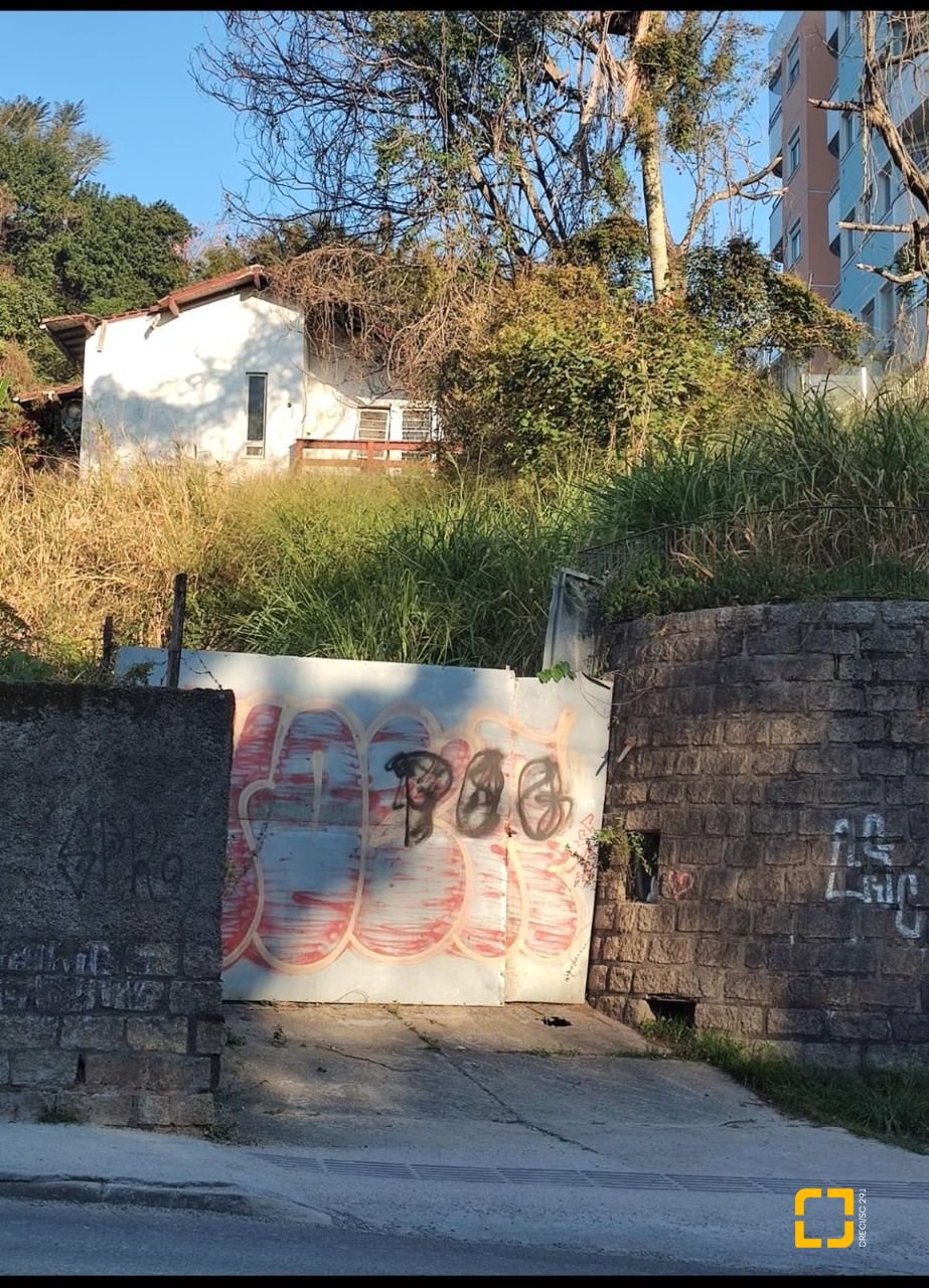 Terreno com 1796m², no bairro Pantanal em Florianópolis