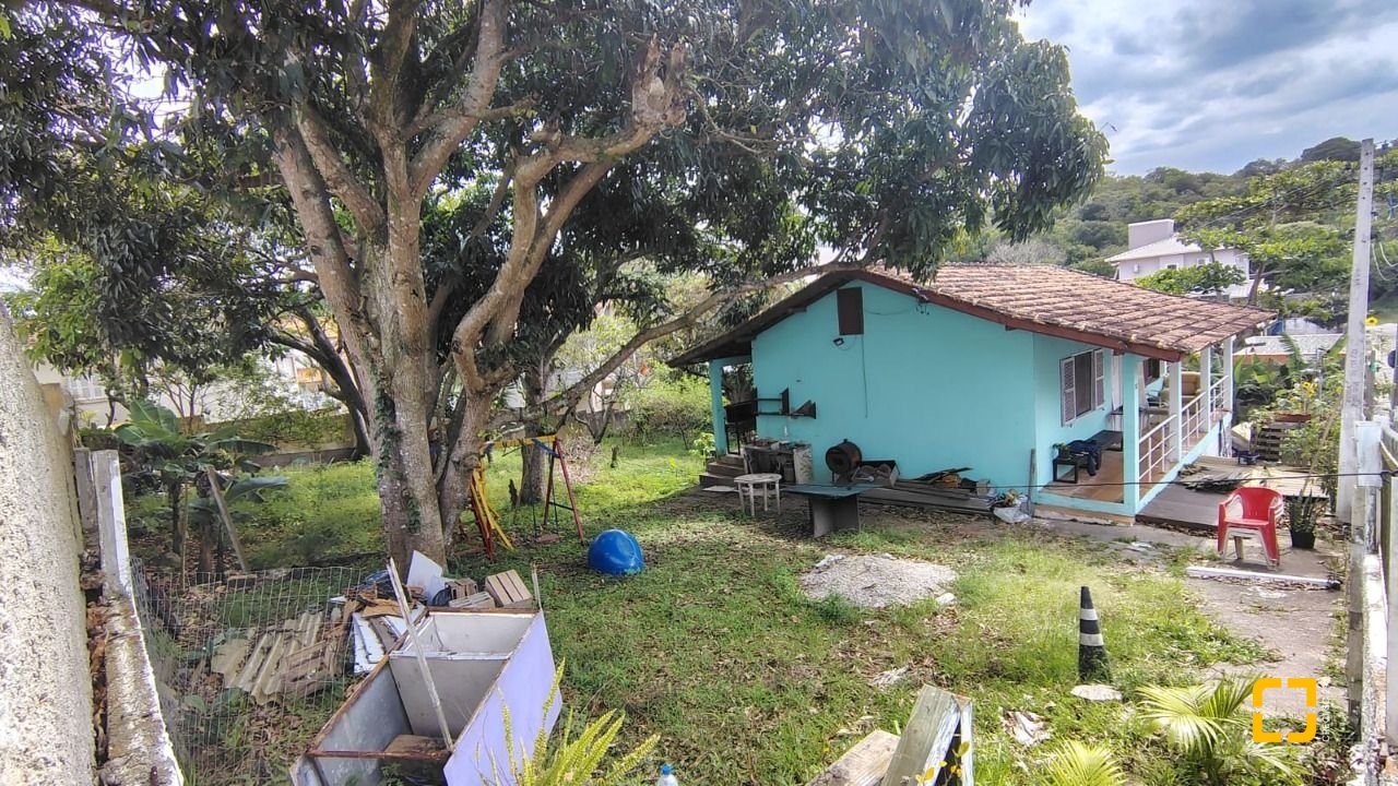Terreno com 883m², no bairro Ingleses do Rio Vermelho em Florianópolis
