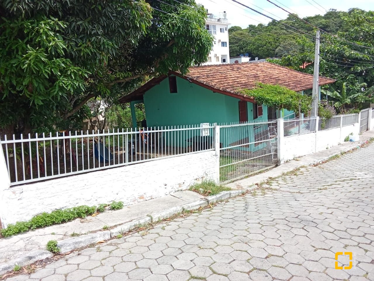 Terreno com 883m², no bairro Ingleses do Rio Vermelho em Florianópolis
