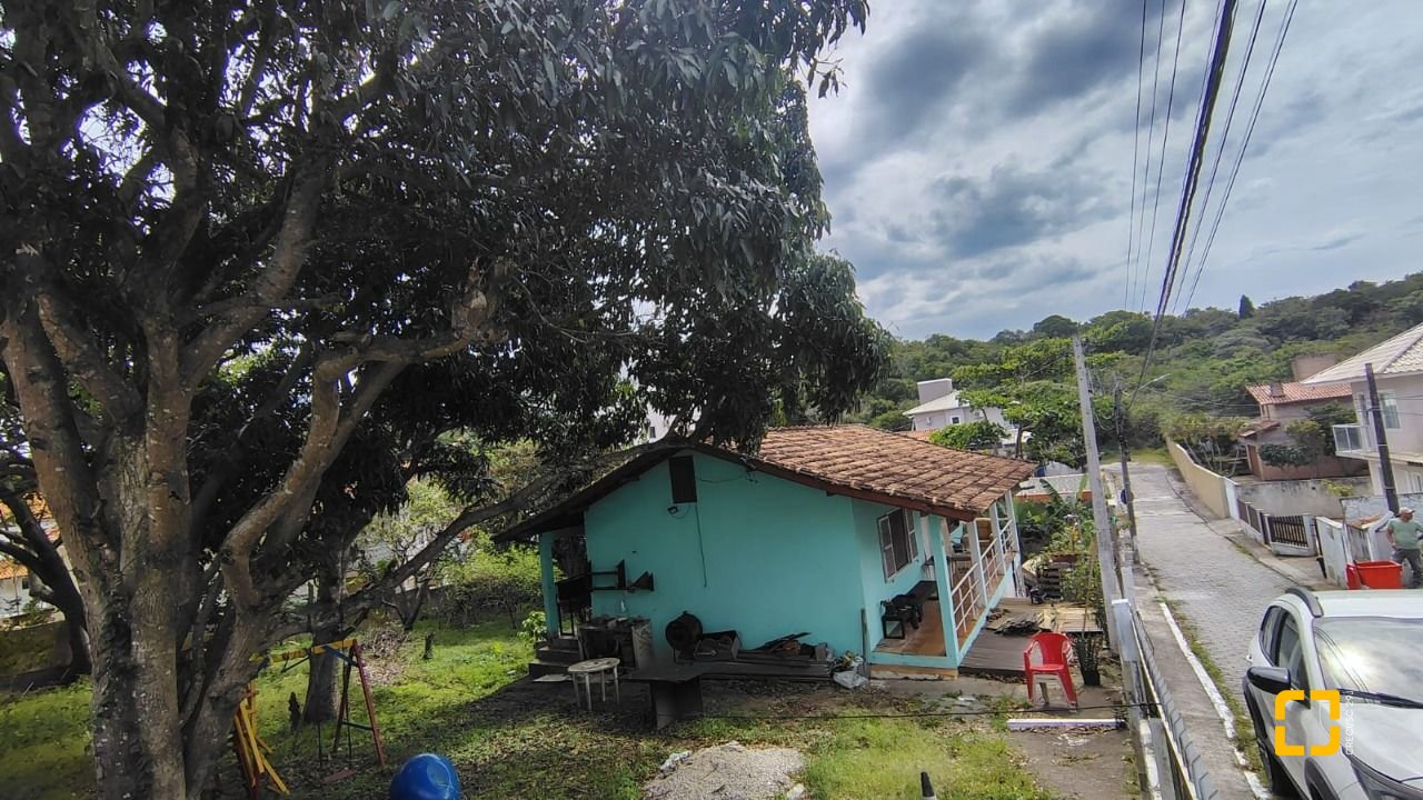 Terreno com 883m², no bairro Ingleses do Rio Vermelho em Florianópolis