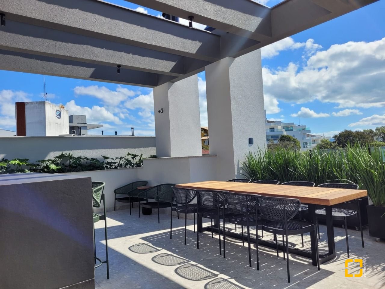 Apartamento com 47m², 1 quarto, 1 garagem, no bairro Canasvieiras em Florianópolis