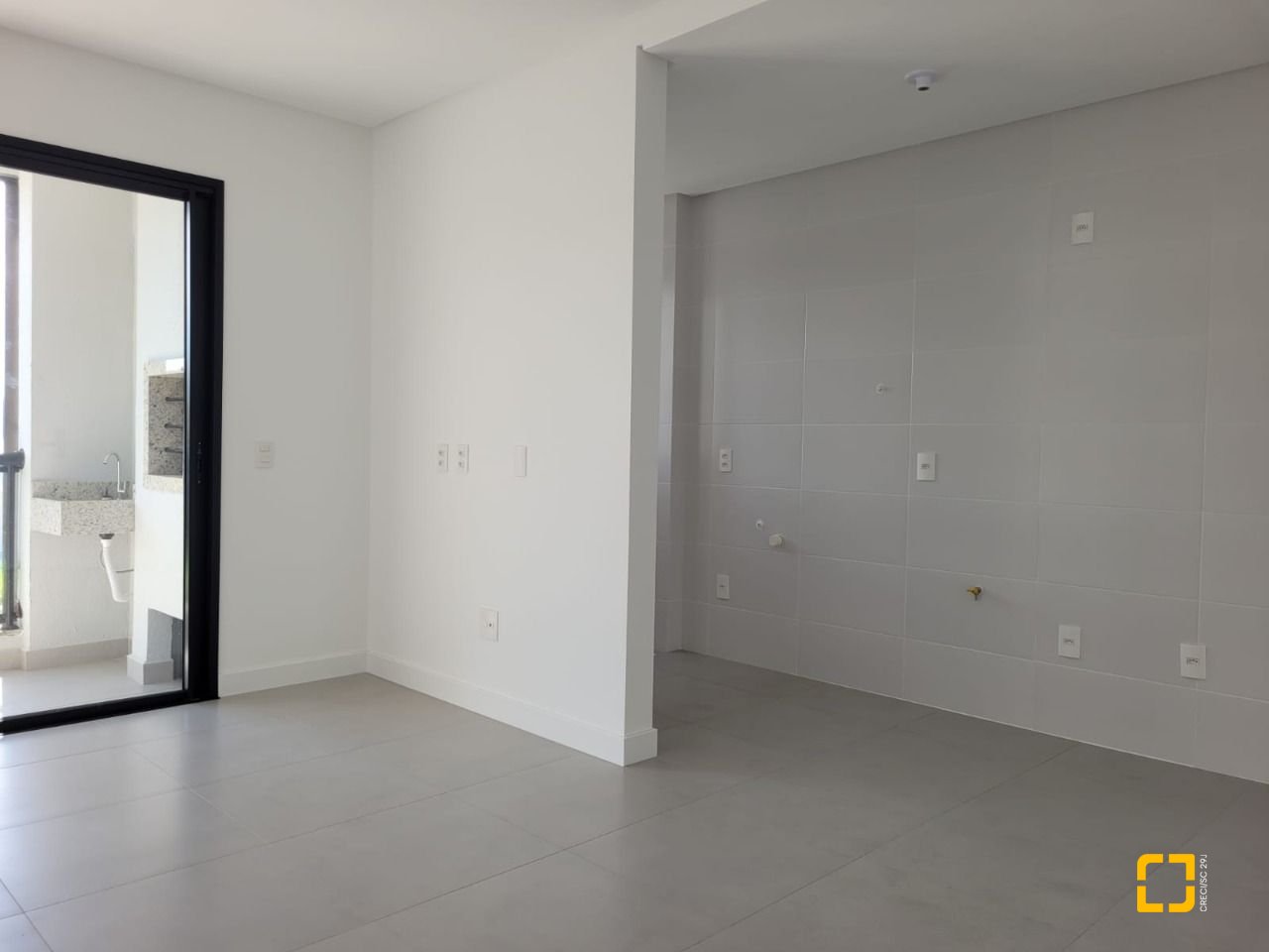 Apartamento com 47m², 1 quarto, 1 garagem, no bairro Canasvieiras em Florianópolis