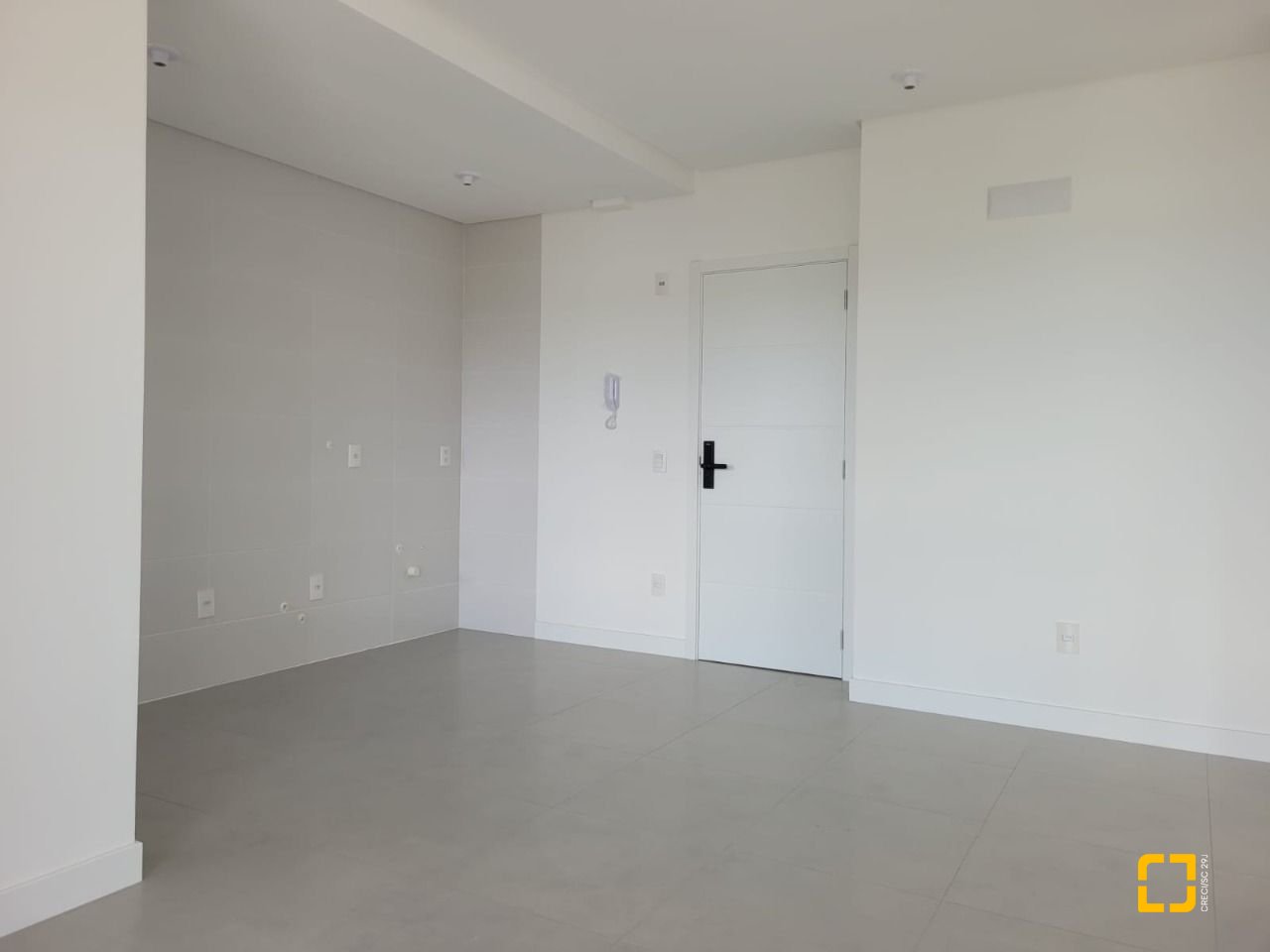 Apartamento com 47m², 1 quarto, 1 garagem, no bairro Canasvieiras em Florianópolis