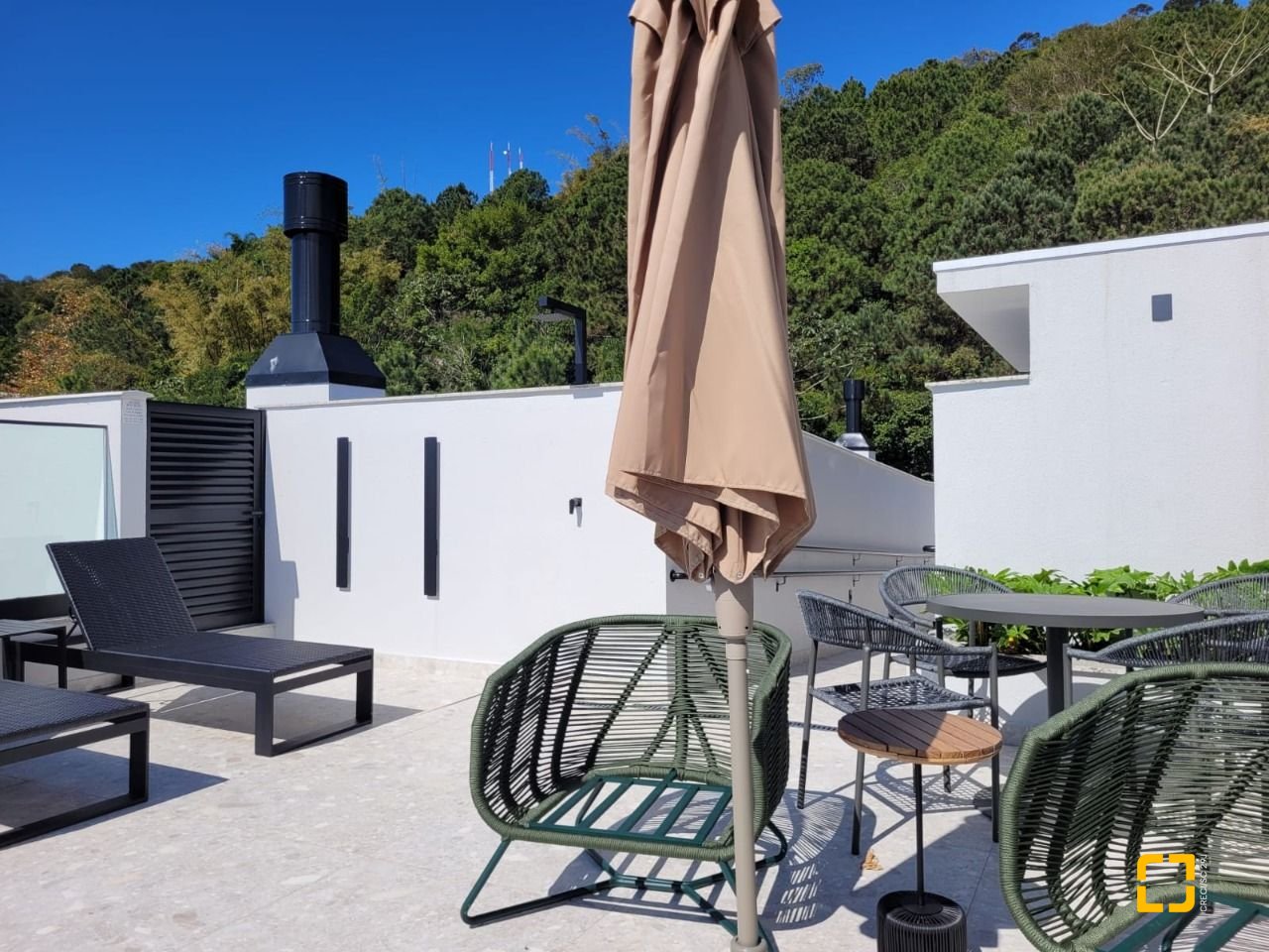 Apartamento com 47m², 1 quarto, 1 garagem, no bairro Canasvieiras em Florianópolis