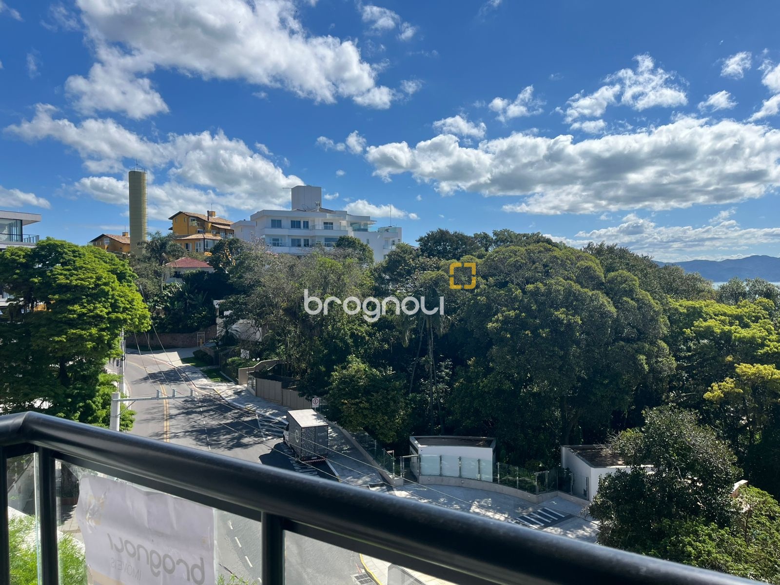 Apartamento com 47m², 1 quarto, 1 garagem, no bairro Canasvieiras em Florianópolis
