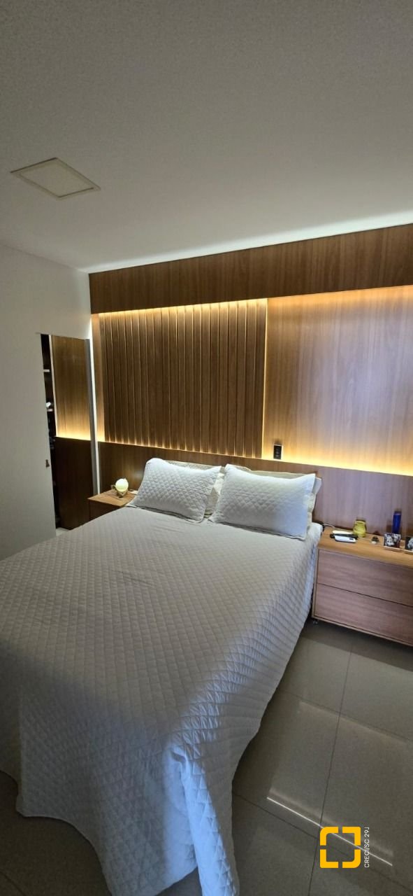 Cobertura com 140m², 4 quartos (sendo 1 suíte), 2 garagens, no bairro Jurerê em Florianópolis