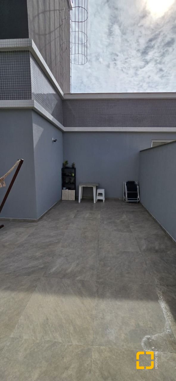 Cobertura com 140m², 4 quartos (sendo 1 suíte), 2 garagens, no bairro Jurerê em Florianópolis