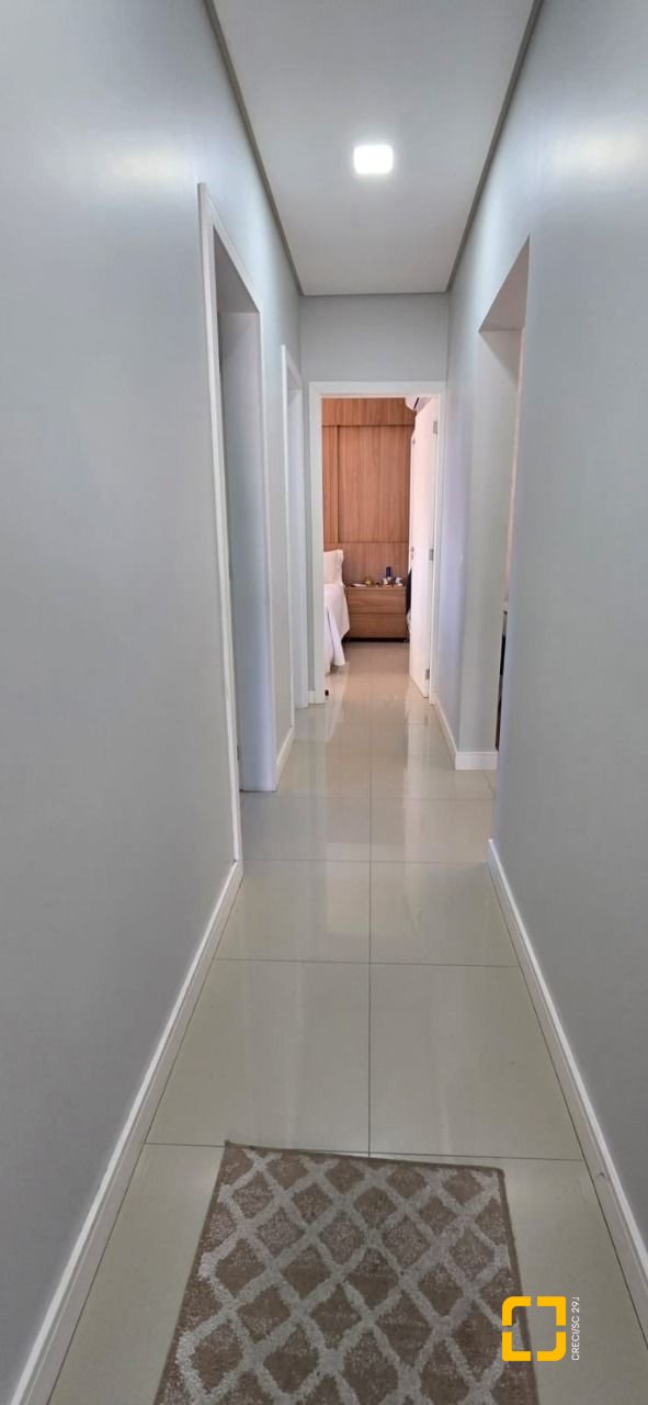 Cobertura com 140m², 4 quartos (sendo 1 suíte), 2 garagens, no bairro Jurerê em Florianópolis