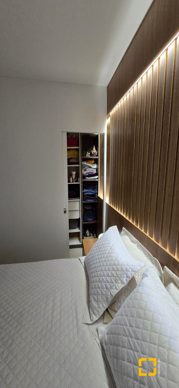 Cobertura com 140m², 4 quartos (sendo 1 suíte), 2 garagens, no bairro Jurerê em Florianópolis