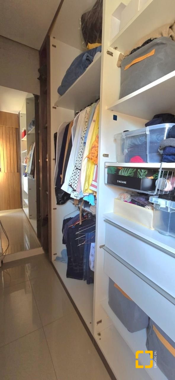 Cobertura com 140m², 4 quartos (sendo 1 suíte), 2 garagens, no bairro Jurerê em Florianópolis