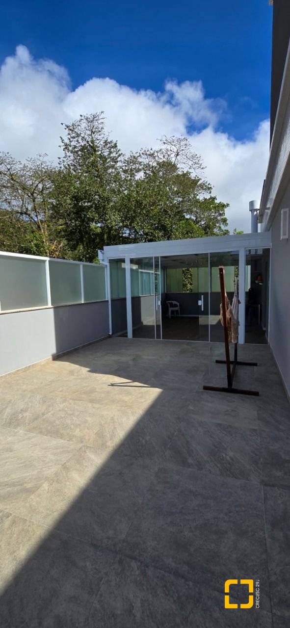 Cobertura com 140m², 4 quartos (sendo 1 suíte), 2 garagens, no bairro Jurerê em Florianópolis