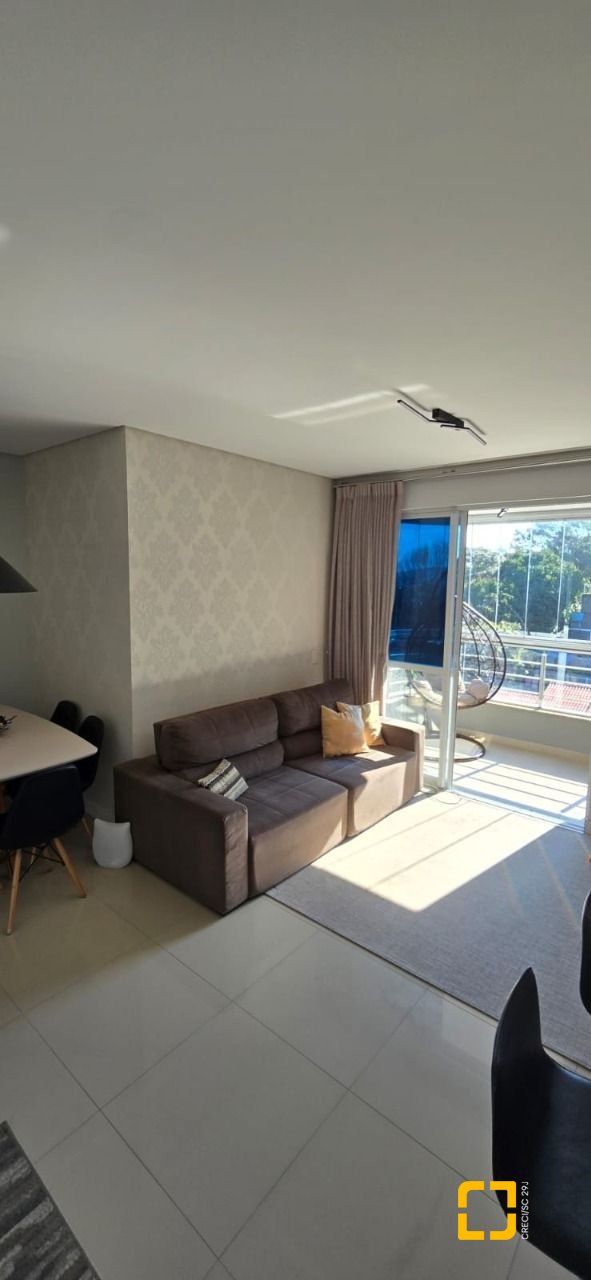 Cobertura com 140m², 4 quartos (sendo 1 suíte), 2 garagens, no bairro Jurerê em Florianópolis