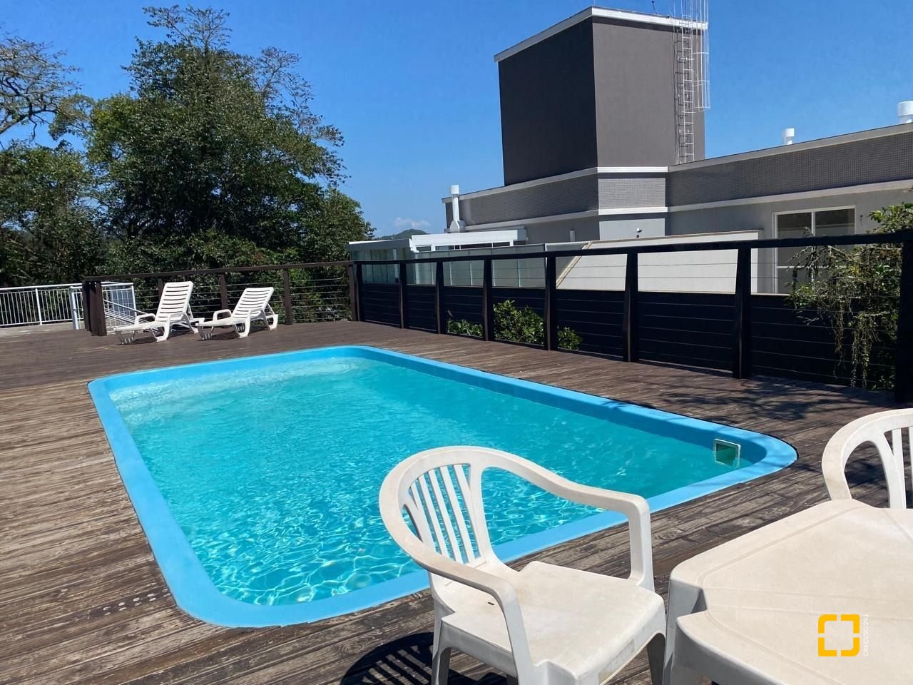 Cobertura com 140m², 4 quartos (sendo 1 suíte), 2 garagens, no bairro Jurerê em Florianópolis