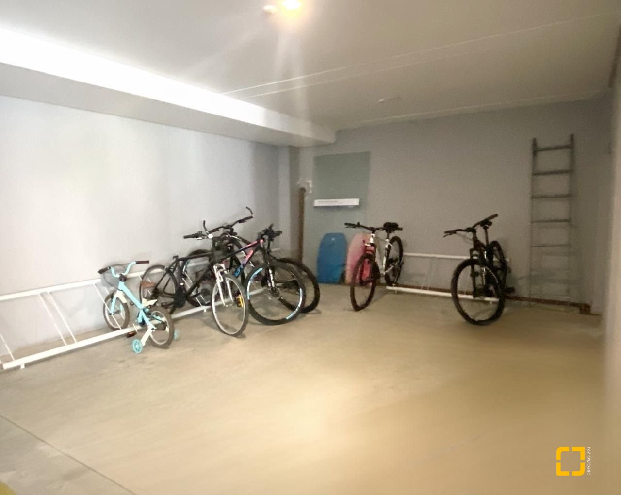 Cobertura com 140m², 4 quartos (sendo 1 suíte), 2 garagens, no bairro Jurerê em Florianópolis