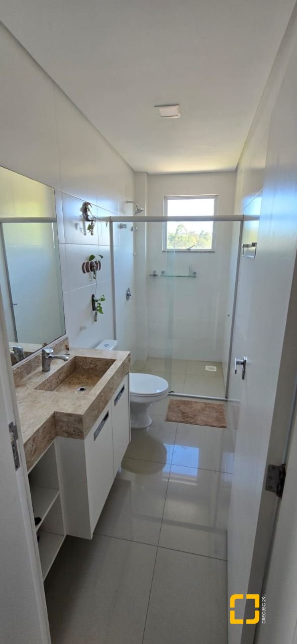 Cobertura com 140m², 4 quartos (sendo 1 suíte), 2 garagens, no bairro Jurerê em Florianópolis