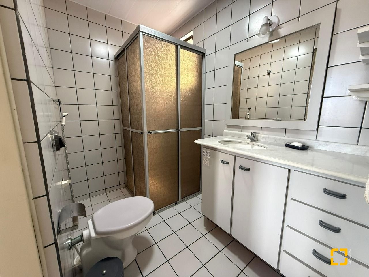 Apartamento com 186m², 7 quartos (sendo 3 suítes), 2 garagens, no bairro Ingleses em Florianópolis