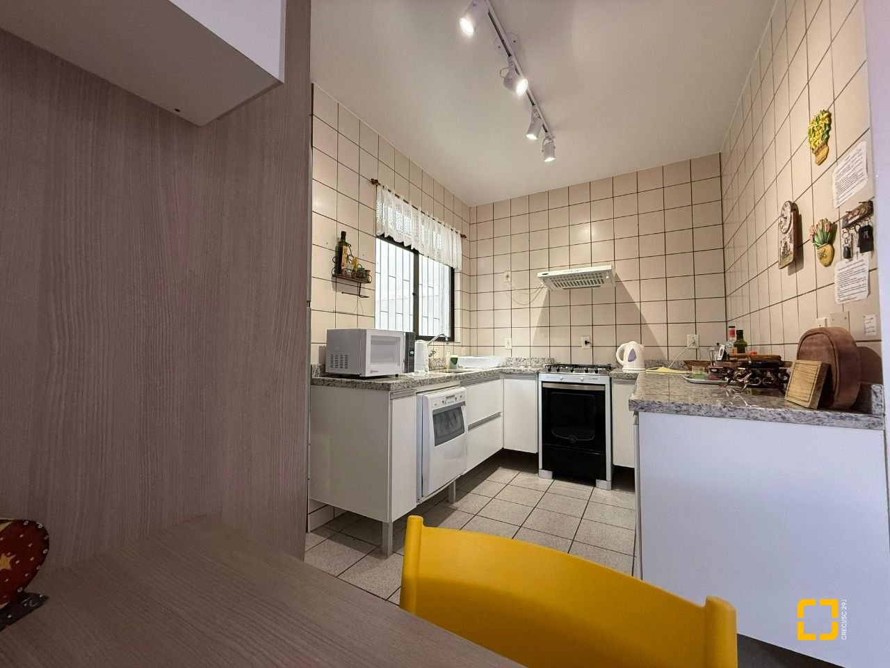 Apartamento com 186m², 7 quartos (sendo 3 suítes), 2 garagens, no bairro Ingleses em Florianópolis
