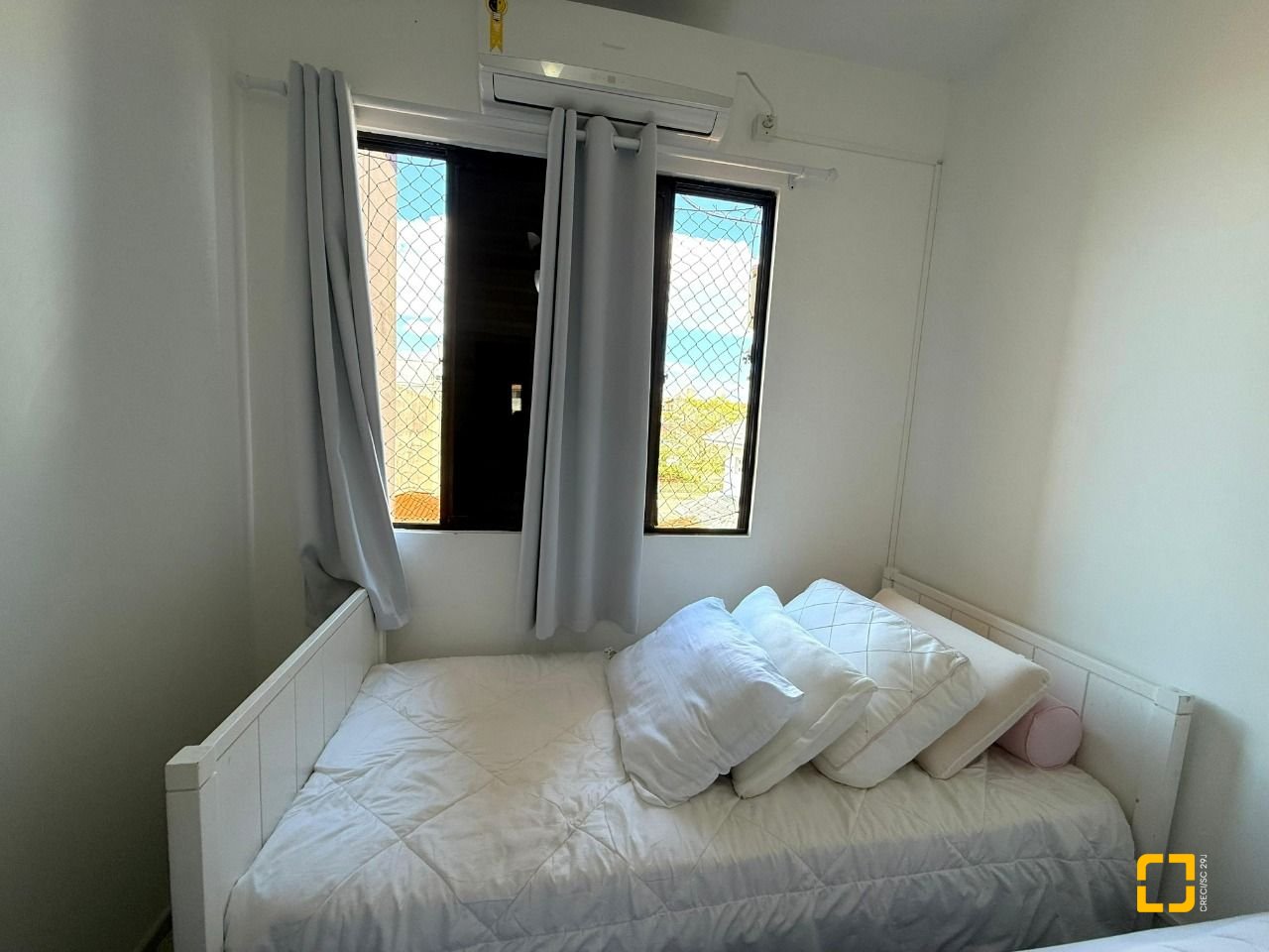Apartamento com 186m², 7 quartos (sendo 3 suítes), 2 garagens, no bairro Ingleses em Florianópolis