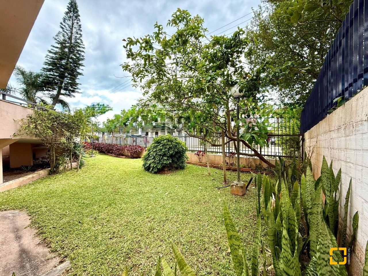 Apartamento com 186m², 7 quartos (sendo 3 suítes), 2 garagens, no bairro Ingleses em Florianópolis